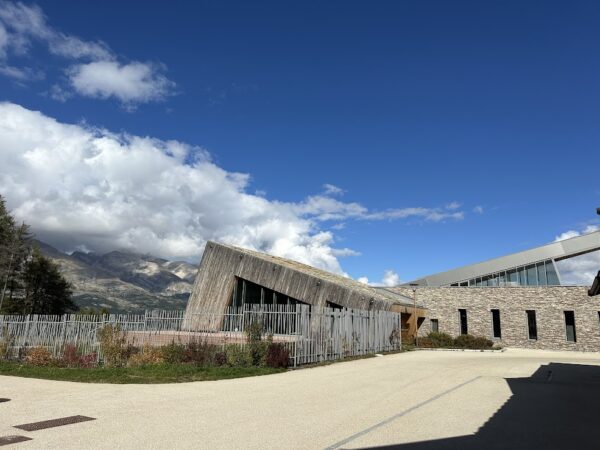 Loue appartement à La Joue du Loup hautes alpes, station ski Superdévoluy, idéal pour vos vacances en montagne été comme hiver