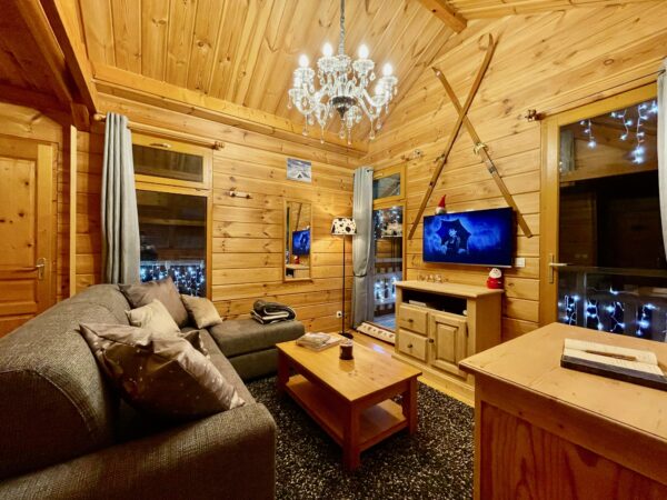 Loue chalet à La Joue du Loup hautes alpes, station ski Superdévoluy, idéal pour vos vacances en montagne été comme hiver