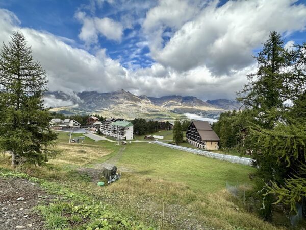 Loue appartement à La Joue du Loup hautes alpes, station ski Superdévoluy, idéal pour vos vacances en montagne été comme hiver