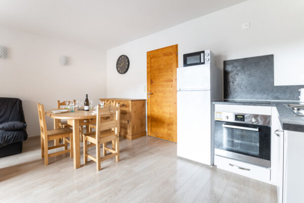 loue appartement à la Joue du Loup, station de ski dans les hautes alpes, même domaine de ski que Superdévoluy, idéal pour vos vacances en montagne été comme hiver