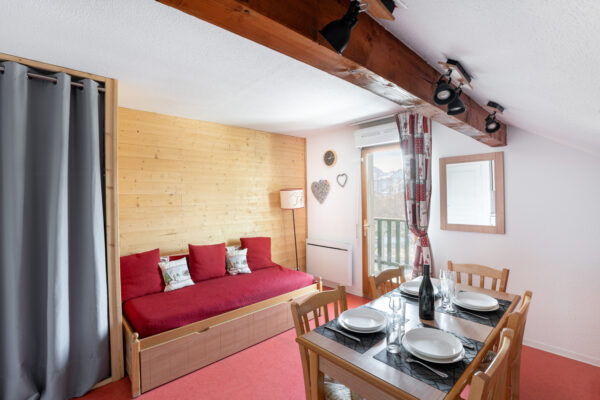 Loue appartement à la Joue du Loup, station de ski dans les hautes alpes, proche de Superdévoluy. Idéal pour vos vacances en montagne l'été et hiver