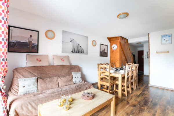 loue appartement à la Joue du Loup, station de ski dans les hautes alpes, même domaine de ski que Superdévoluy, idéal pour vos vacances en montagne été comme hive