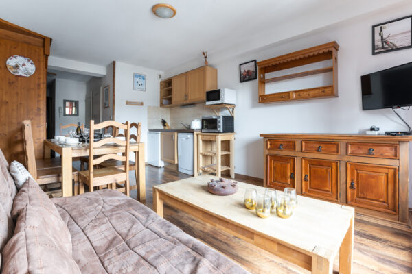 loue appartement à la Joue du Loup, station de ski dans les hautes alpes, même domaine de ski que Superdévoluy, idéal pour vos vacances en montagne été comme hive