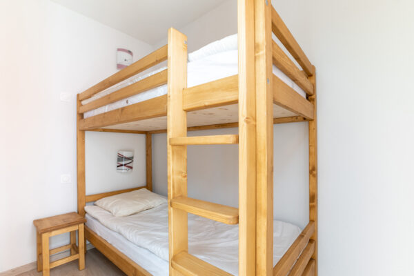 loue appartement à la Joue du Loup, station de ski dans les hautes alpes, même domaine de ski que Superdévoluy, idéal pour vos vacances en montagne été comme hiver