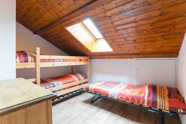 loue appartement à la Joue du Loup, station de ski dans les hautes alpes, même domaine de ski que Superdévoluy, idéal pour vos vacances en montagne été comme hive