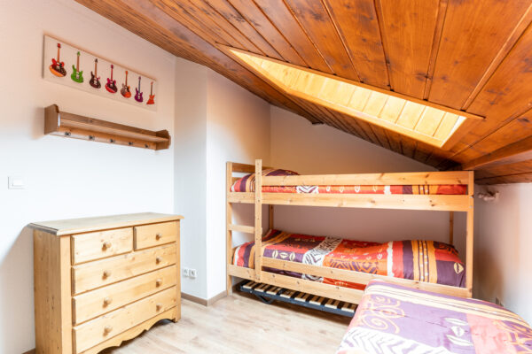 loue appartement à la Joue du Loup, station de ski dans les hautes alpes, même domaine de ski que Superdévoluy, idéal pour vos vacances en montagne été comme hive