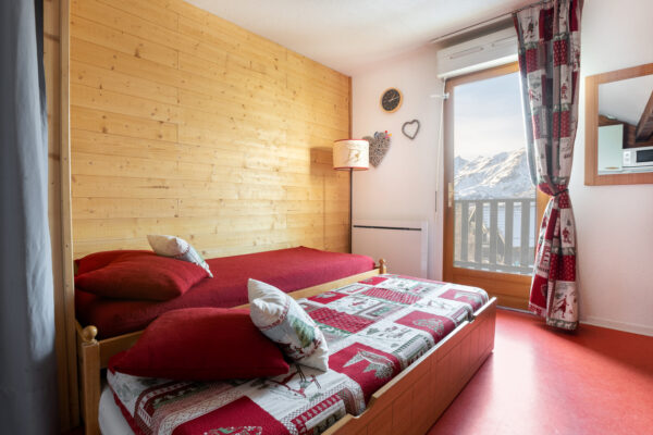 Loue appartement à la Joue du Loup, station de ski dans les hautes alpes, proche de Superdévoluy. Idéal pour vos vacances en montagne l'été et hiver