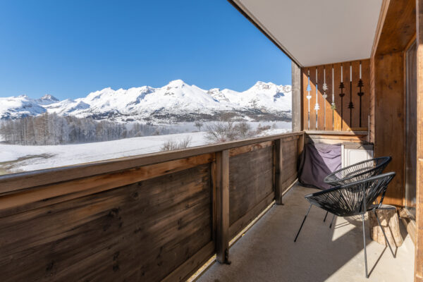 Loue appartement à la Joue du Loup, station de ski dans les hautes alpes, proche de Superdévoluy. Idéal pour vos vacances en montagne l'été et hiver