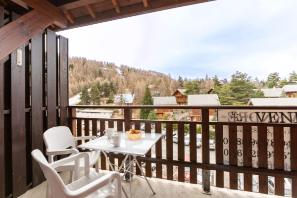 loue appartement à la Joue du Loup, station de ski dans les hautes alpes, même domaine de ski que Superdévoluy, idéal pour vos vacances en montagne été comme hive