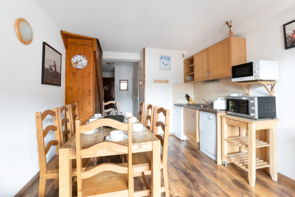 loue appartement à la Joue du Loup, station de ski dans les hautes alpes, même domaine de ski que Superdévoluy, idéal pour vos vacances en montagne été comme hive