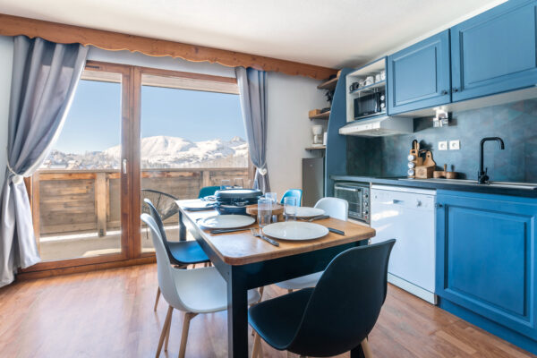 Loue appartement à la Joue du Loup, station de ski dans les hautes alpes, proche de Superdévoluy. Idéal pour vos vacances en montagne l'été et hiver