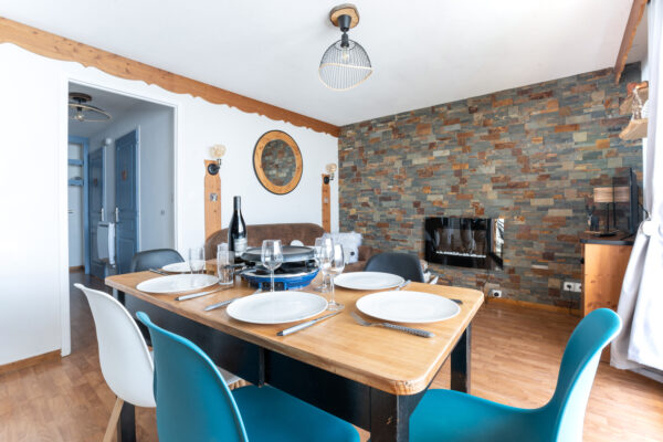 Loue appartement à la Joue du Loup, station de ski dans les hautes alpes, proche de Superdévoluy. Idéal pour vos vacances en montagne l'été et hiver