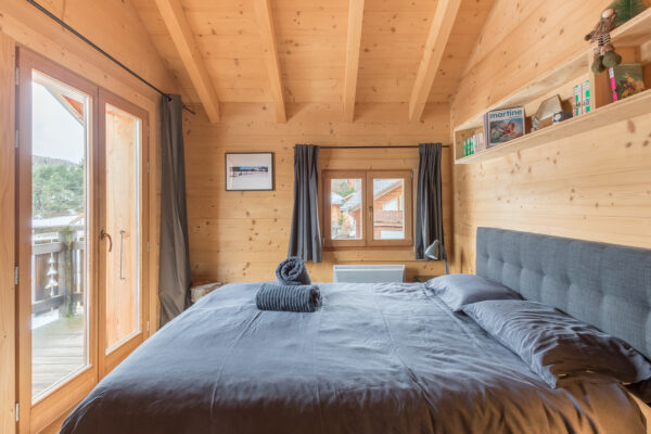 loue chalet à la Joue du Loup, station de ski dans les hautes alpes, même domaine de ski que Superdévoluy, idéal pour vos vacances en montagne été comme hiver