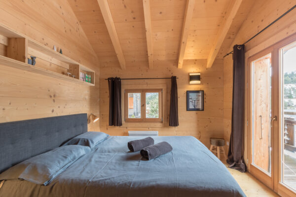 loue chalet à la Joue du Loup, station de ski dans les hautes alpes, même domaine de ski que Superdévoluy, idéal pour vos vacances en montagne été comme hiver