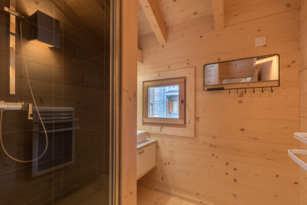 loue chalet à la Joue du Loup, station de ski dans les hautes alpes, même domaine de ski que Superdévoluy, idéal pour vos vacances en montagne été comme hiver