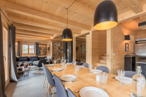 loue chalet à la Joue du Loup, station de ski dans les hautes alpes, même domaine de ski que Superdévoluy, idéal pour vos vacances en montagne été comme hiver