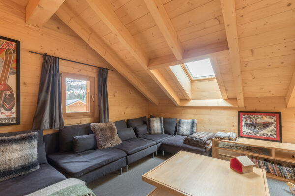 loue chalet à la Joue du Loup, station de ski dans les hautes alpes, même domaine de ski que Superdévoluy, idéal pour vos vacances en montagne été comme hiver