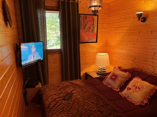 loue chalet à la Joue du Loup, station de ski dans les hautes alpes, même domaine de ski que Superdévoluy, idéal pour vos vacances en montagne été comme hiver