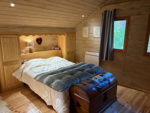 loue chalet à la Joue du Loup, station de ski dans les hautes alpes, même domaine de ski que Superdévoluy, idéal pour vos vacances en montagne été comme hiver