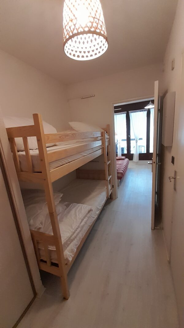 loue appartement à la Joue du Loup, station de ski dans les hautes alpes, même domaine de ski que Superdévoluy, idéal pour vos vacances en montagne été comme hiver