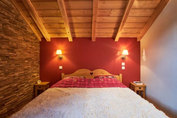 loue chalet à la Joue du Loup, station de ski dans les hautes alpes, même domaine de ski que Superdévoluy, idéal pour vos vacances en montagne été comme hiver