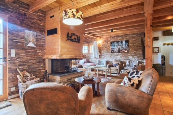 loue chalet à la Joue du Loup, station de ski dans les hautes alpes, même domaine de ski que Superdévoluy, idéal pour vos vacances en montagne été comme hiver
