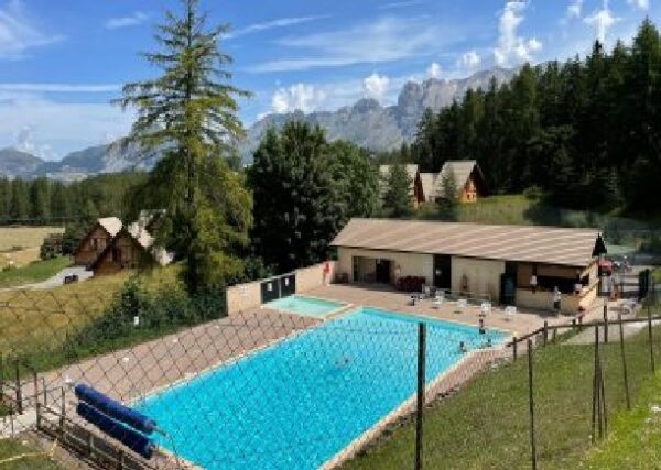 loue appartement à la Joue du Loup, station de ski dans les hautes alpes, même domaine de ski que Superdévoluy, idéal pour vos vacances en montagne été comme hiver