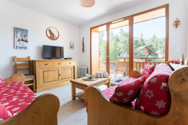 loue appartement à la Joue du Loup, station de ski dans les hautes alpes, même domaine de ski que Superdévoluy, idéal pour vos vacances en montagne été comme hiver