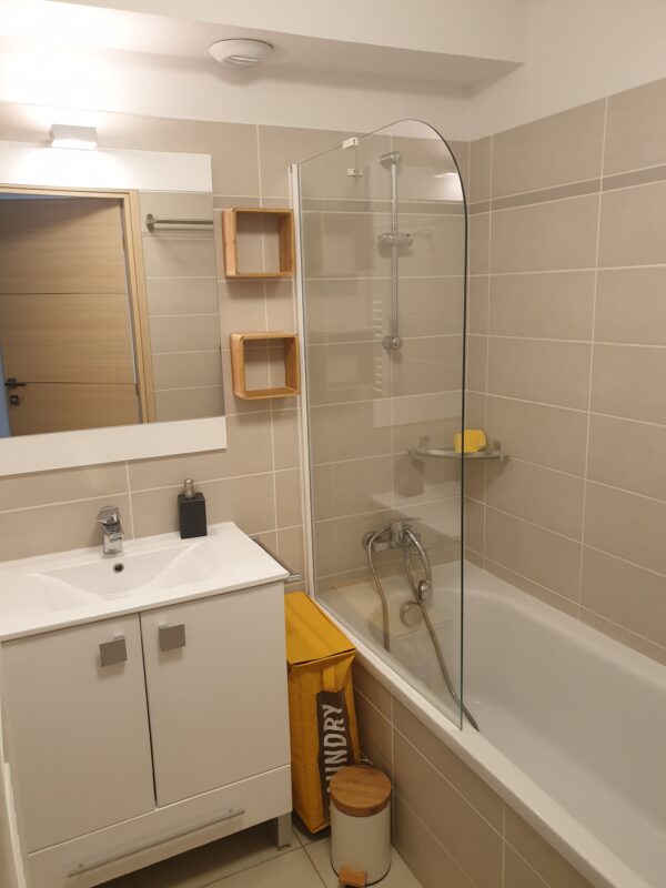 loue appartement à la Joue du Loup, station de ski dans les hautes alpes, même domaine de ski que Superdévoluy, idéal pour vos vacances en montagne été comme hiver