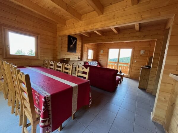 loue chalet à la Joue du Loup, station de ski dans les hautes alpes, même domaine de ski que Superdévoluy, idéal pour vos vacances en montagne été comme hiver