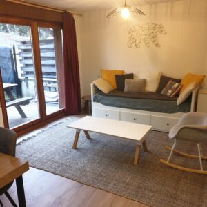 loue appartement à la Joue du Loup, station de ski dans les hautes alpes, même domaine de ski que Superdévoluy, idéal pour vos vacances en montagne été comme hiver