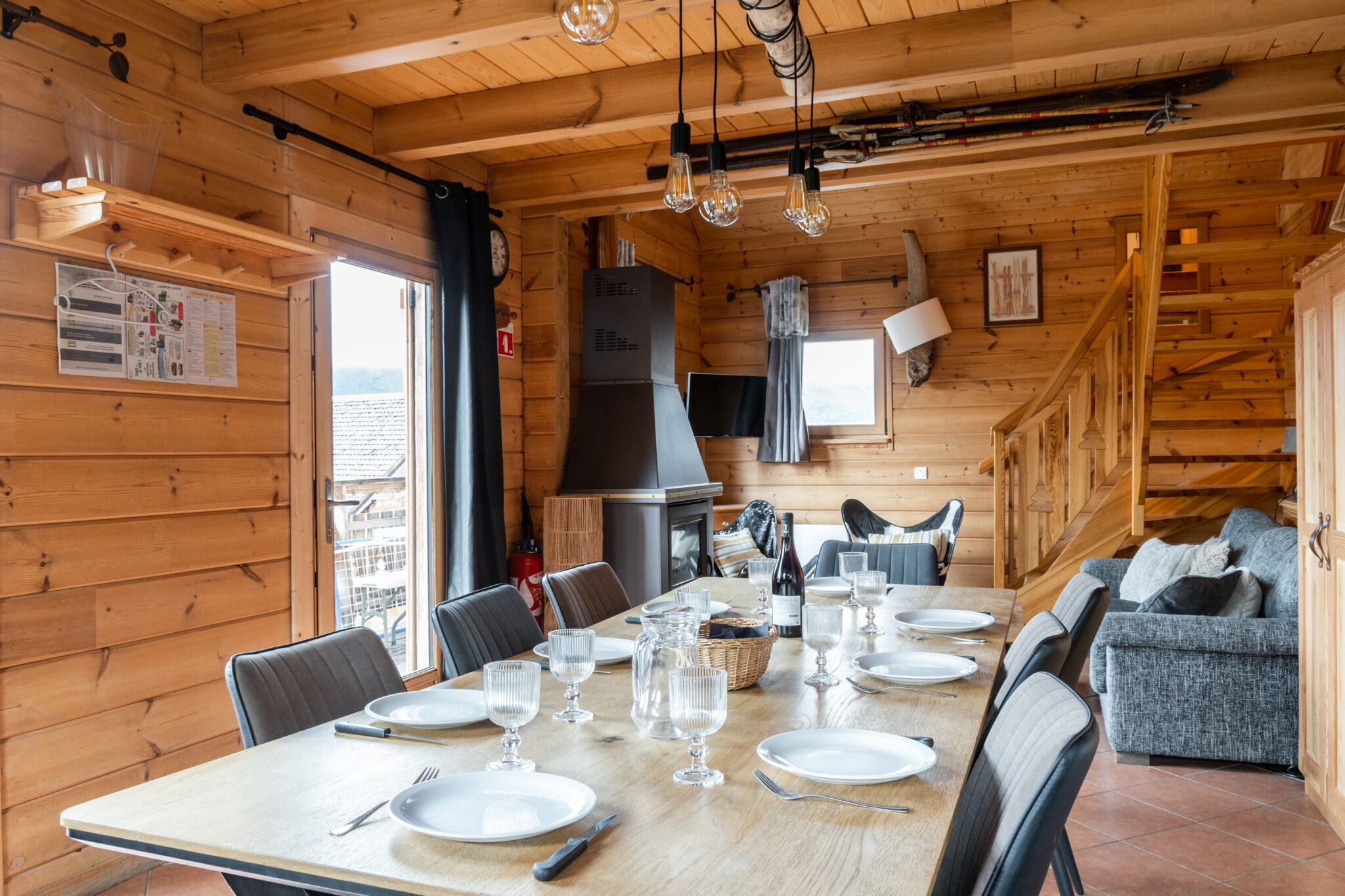 loue chalet dans résidence avec piscine à la Joue du Loup, station de ski dans les hautes alpes, même domaine de ski que Superdévoluy, idéal pour vos vacances en montagne été comme hiver