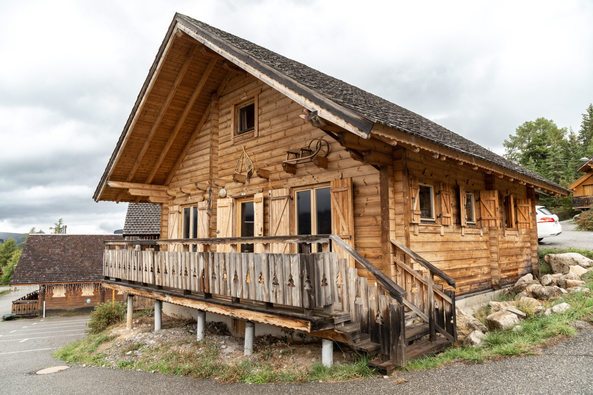 loue chalet dans résidence avec piscine à la Joue du Loup, station de ski dans les hautes alpes, même domaine de ski que Superdévoluy, idéal pour vos vacances en montagne été comme hiver