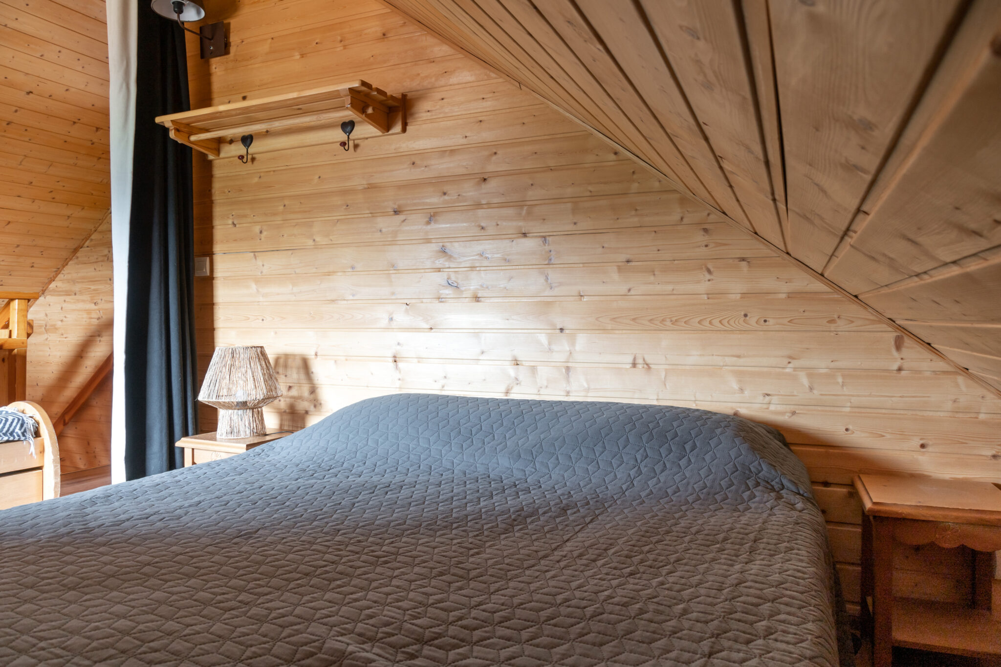 loue chalet dans résidence avec piscine à la Joue du Loup, station de ski dans les hautes alpes, même domaine de ski que Superdévoluy, idéal pour vos vacances en montagne été comme hiver