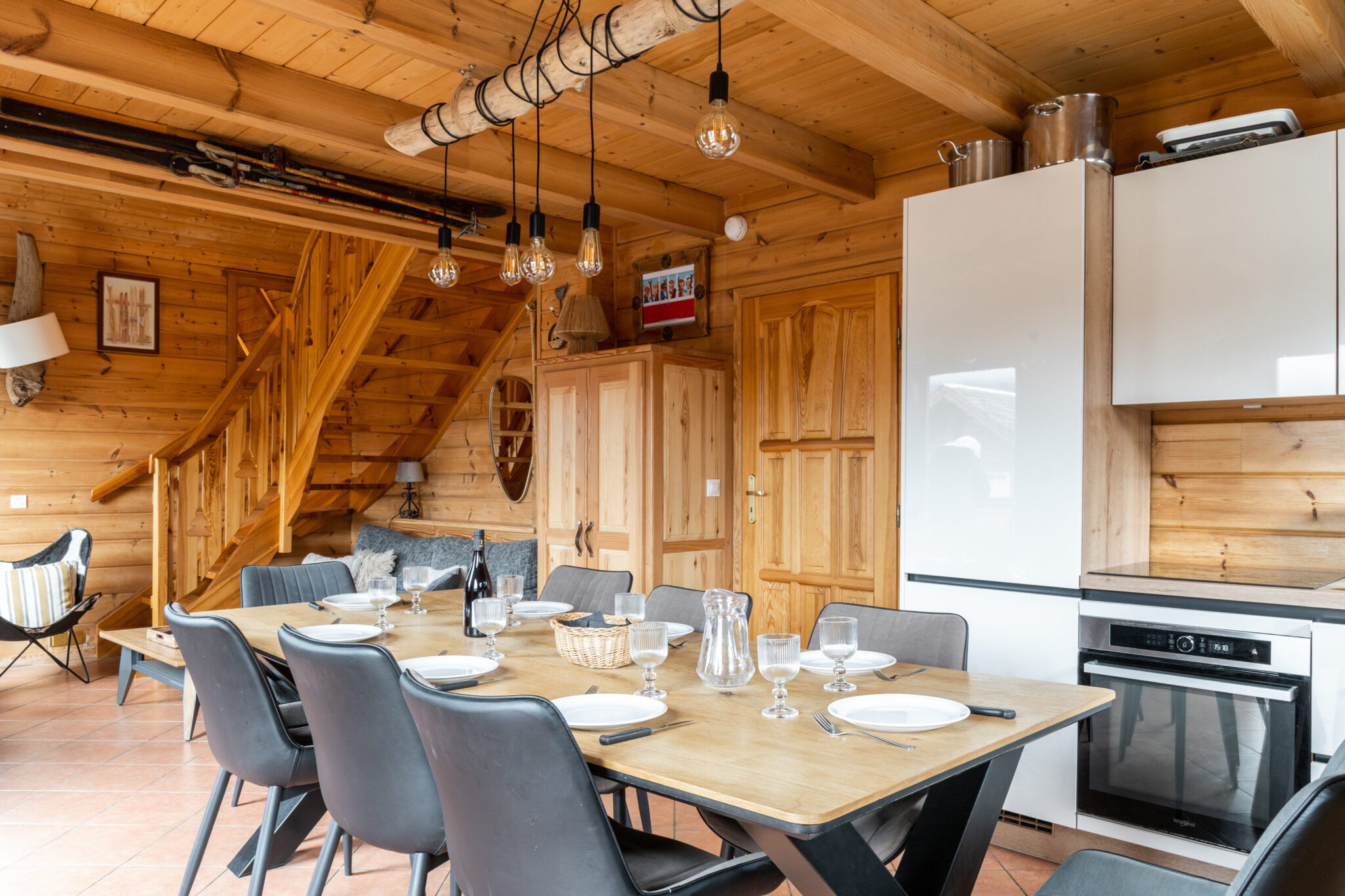 loue chalet dans résidence avec piscine à la Joue du Loup, station de ski dans les hautes alpes, même domaine de ski que Superdévoluy, idéal pour vos vacances en montagne été comme hiver