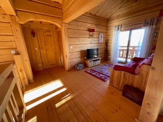loue chalet dans résidence avec piscine à la Joue du Loup, station de ski dans les hautes alpes, même domaine de ski que Superdévoluy, idéal pour vos vacances en montagne été comme hiver